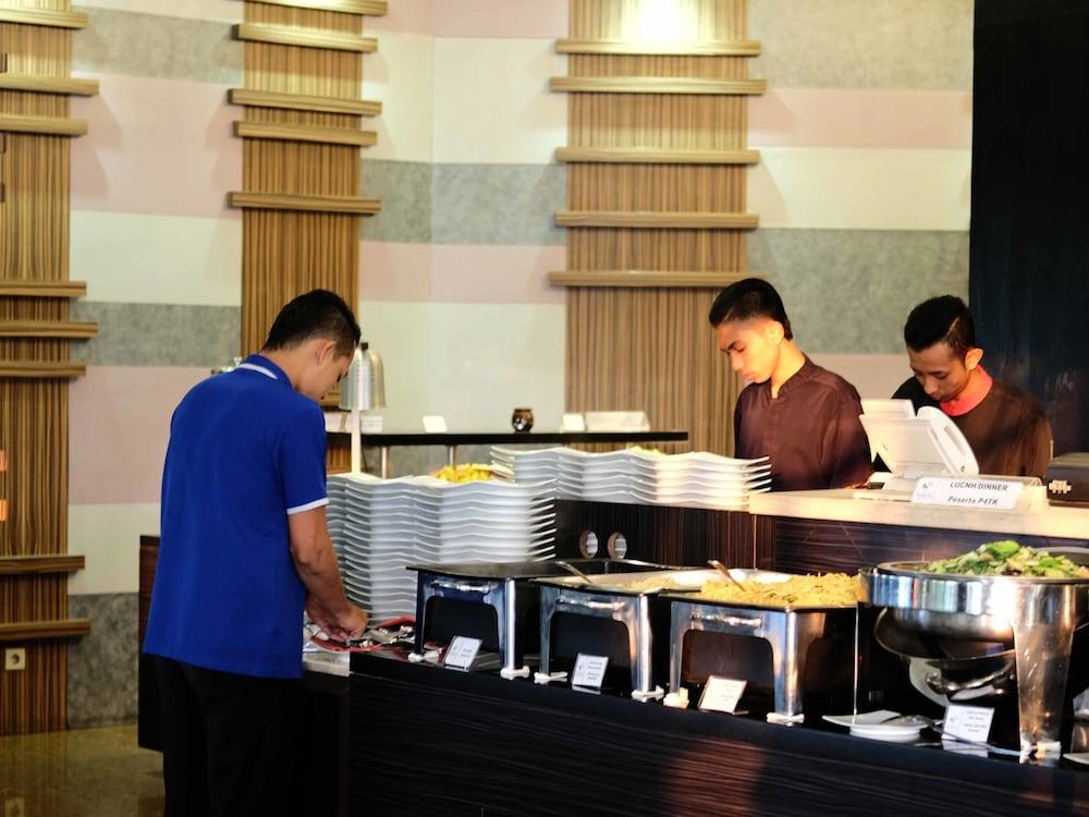 Solaris Hotel מאלאנג מראה חיצוני תמונה