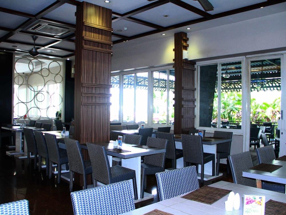 Solaris Hotel מאלאנג מראה חיצוני תמונה