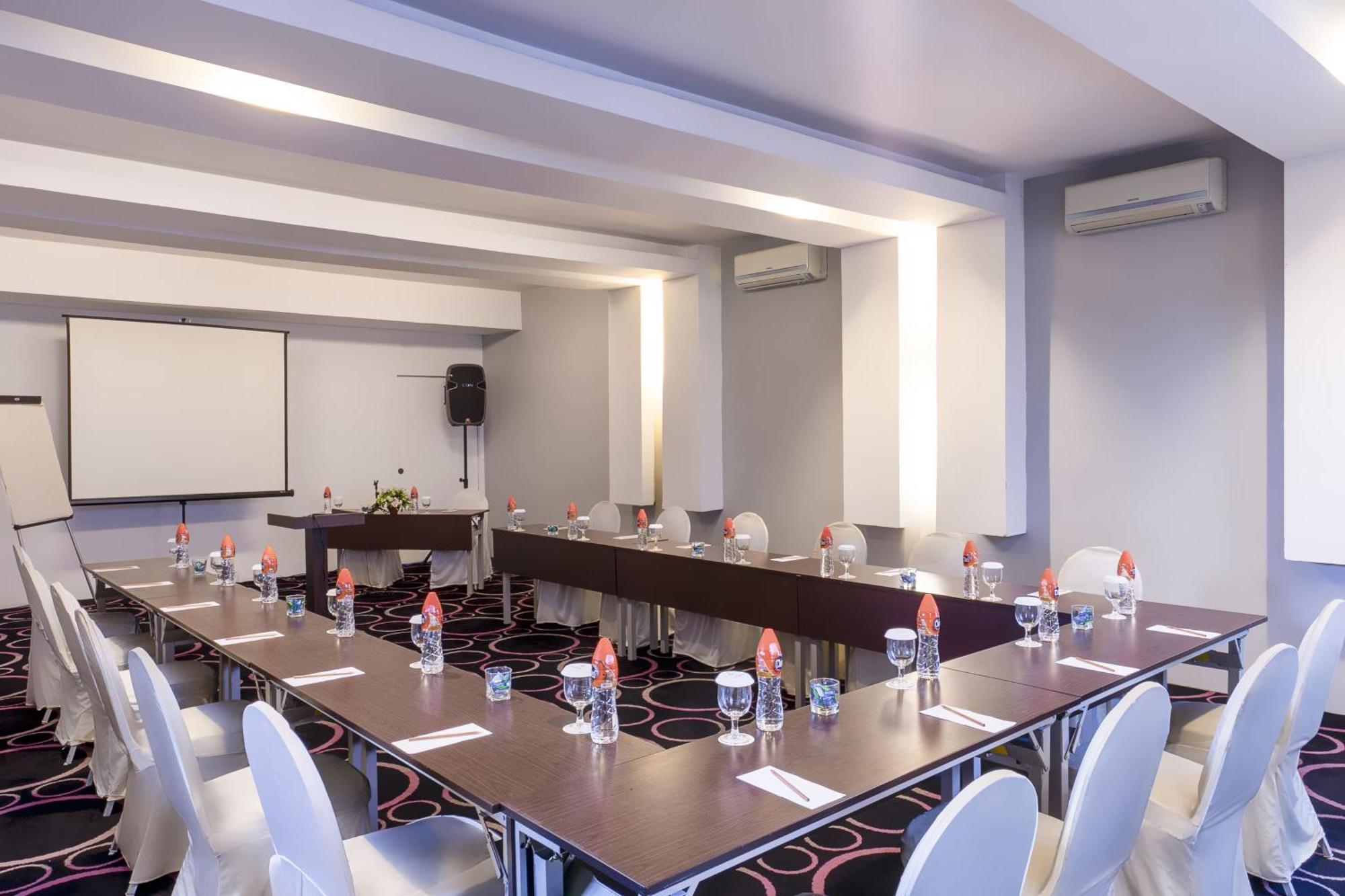 Solaris Hotel מאלאנג מראה חיצוני תמונה
