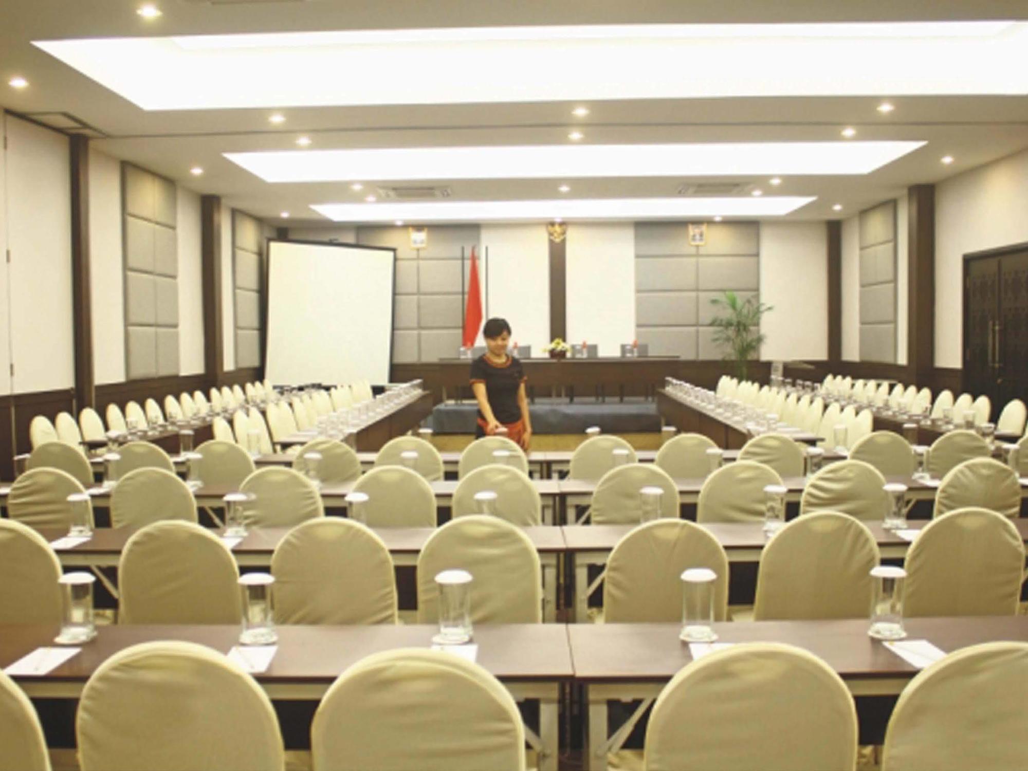 Solaris Hotel מאלאנג מראה חיצוני תמונה
