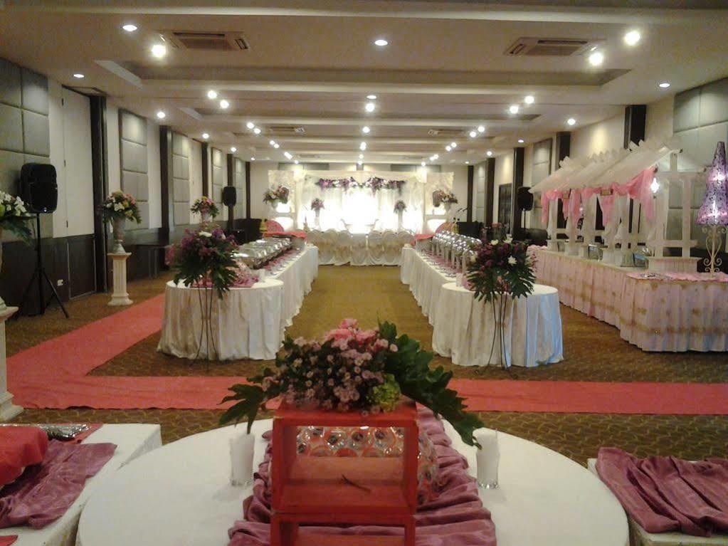 Solaris Hotel מאלאנג מראה חיצוני תמונה